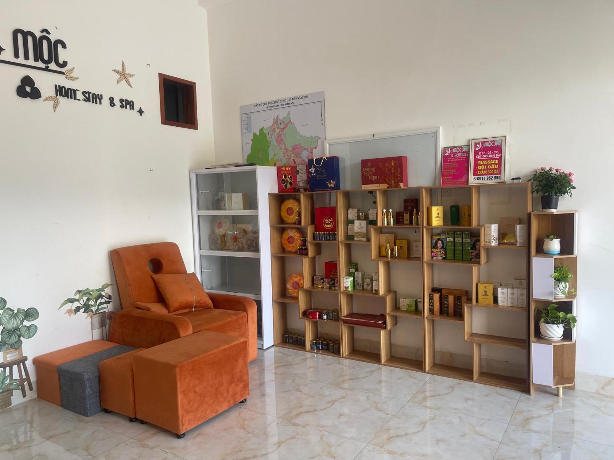 Moc Homestay- Near Bai Dai Beach Cam Lam المظهر الخارجي الصورة