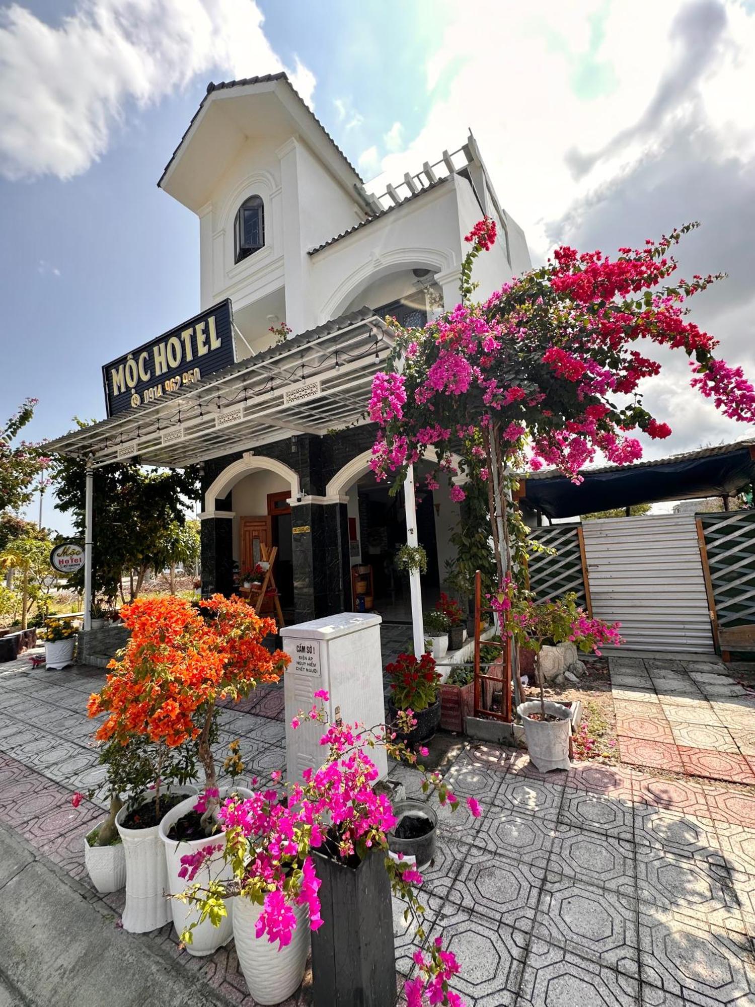 Moc Homestay- Near Bai Dai Beach Cam Lam المظهر الخارجي الصورة